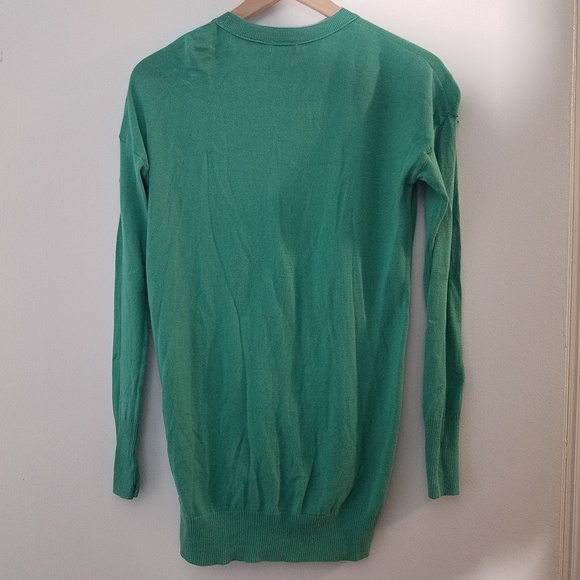 Green sweater - Picture 2 of 3